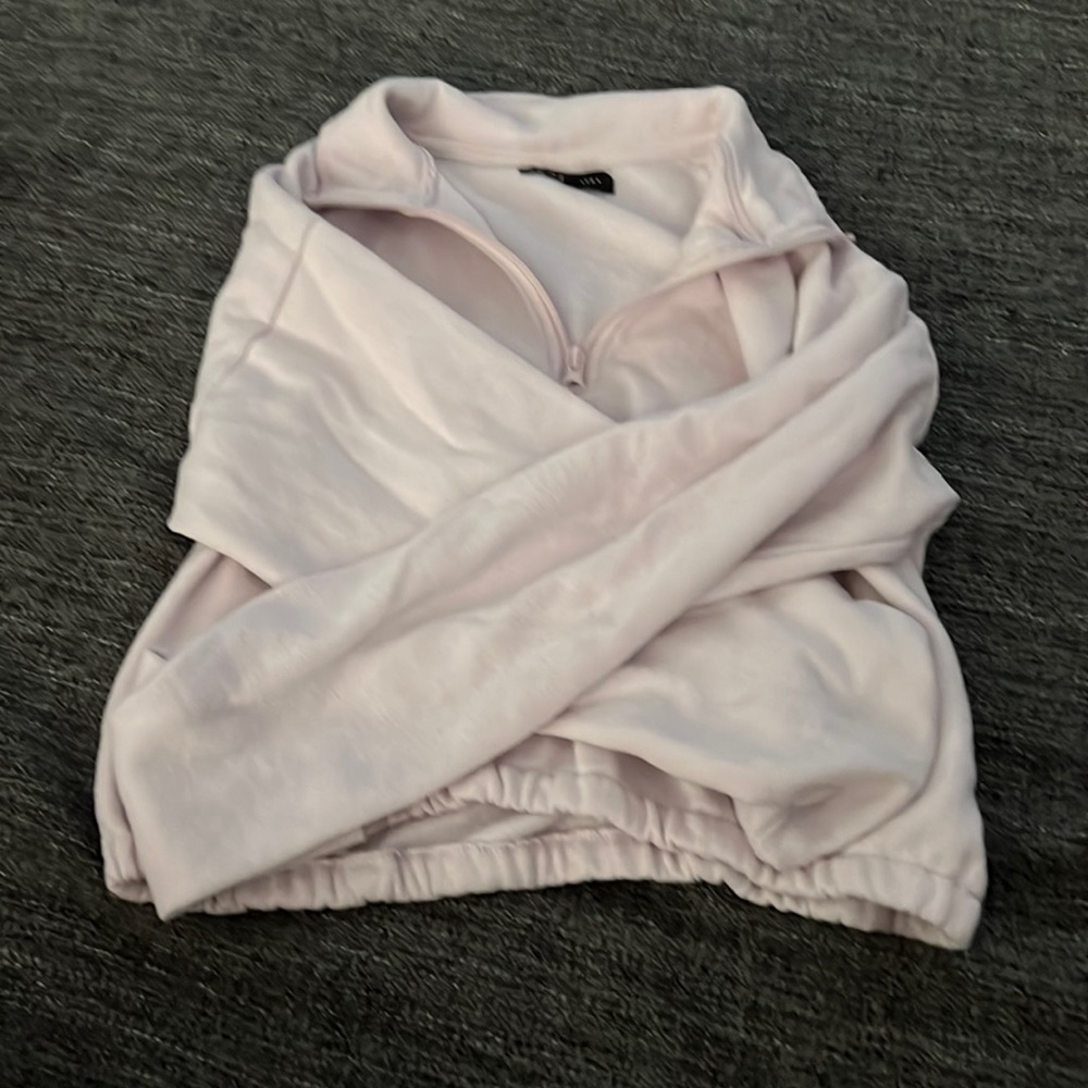 Cropped pink sweat shirt